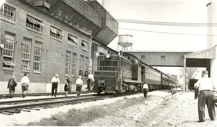 Clip - cincy_lapel_a.jpg Clip - cincy_lapel_a.jpg